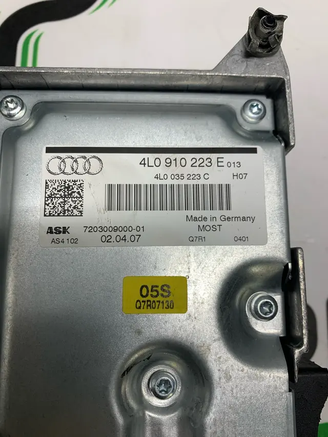 Amplificador Audi Q7 4L0910223E