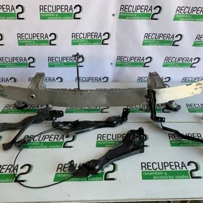 Bigueta y soportes faros Mercedes C w204 coupe